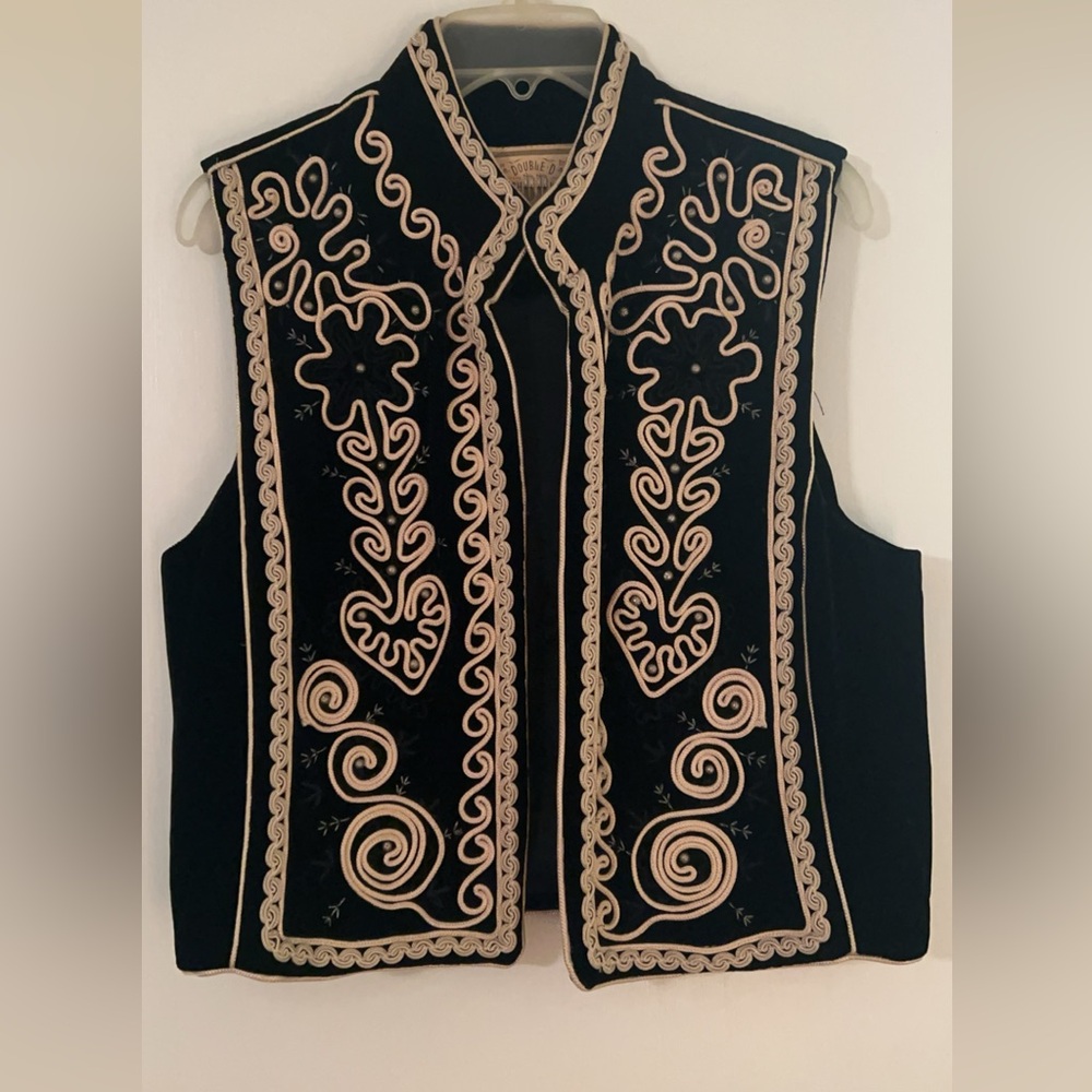 Black velvet embroidered slimming double d vest